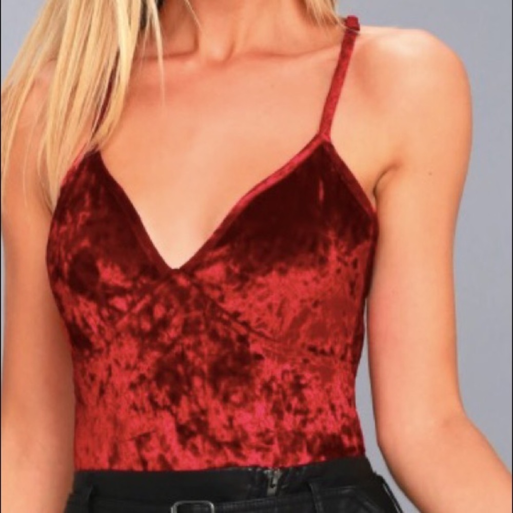 Lulu's NWT Red velvet bodysuit